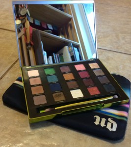 One of the nicer mirrors I've ever seen in a palette.