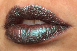 electromagnetic_four_coats_lip_swatch_light_source_3