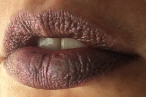 electromagnetic_two_coats_lip_swatch_light_source_1