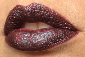 wnw_coffee_buzz_milani_dark_coffee_electromagnetic_light_source_2_lip_swatch